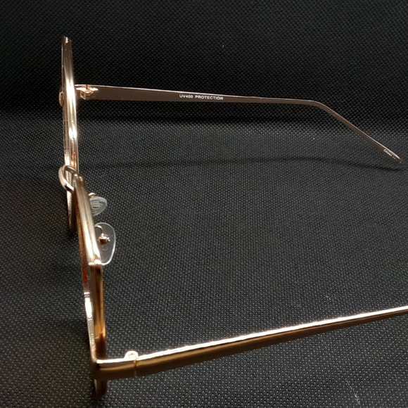 Oversized Shades - Picture 3 of 3